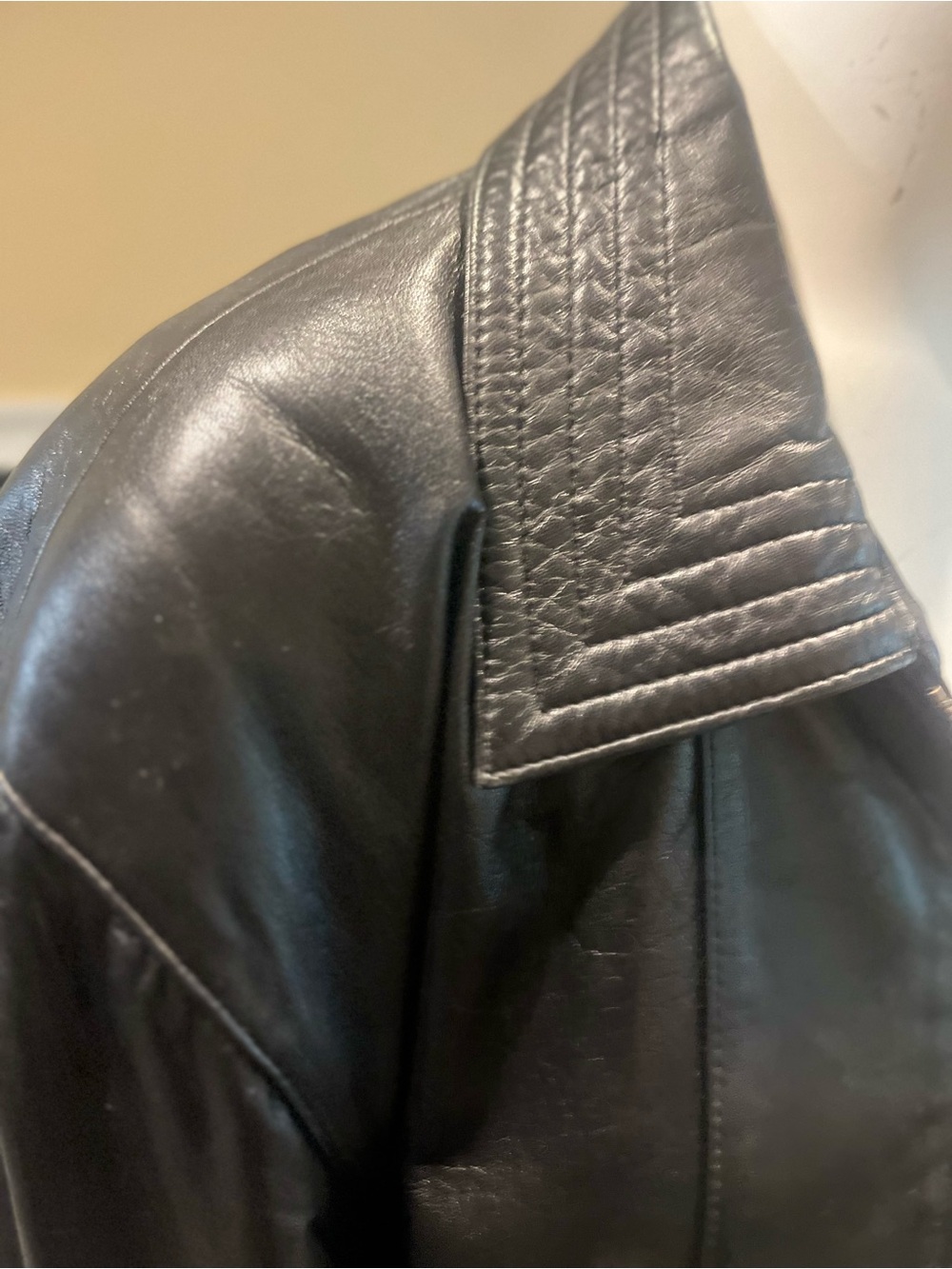 Black Leather Minimalist Grunge Vintage Zip-Front Jacket with Quilted Collar - Picture 8 of 10
